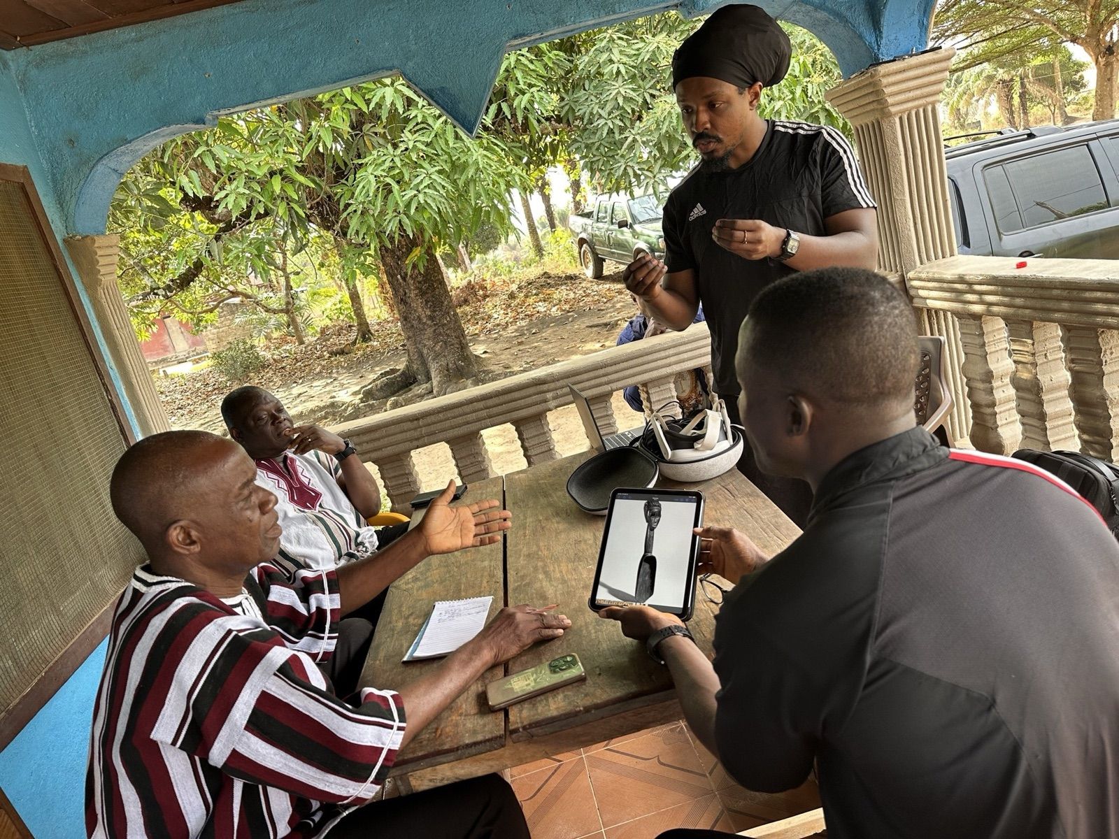 Collaborators from the National Museum of Liberia and the University of Liberia conduct a VR-supported interpretation session in Sanniquellie.